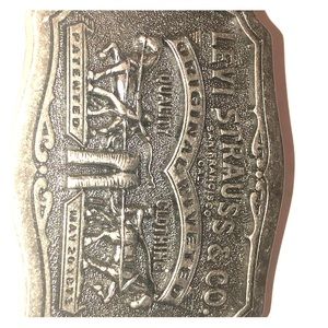 FOR SALE A NICE BELT BUCKEL